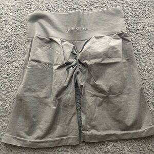 NVGTN Gray Contour Butt Scrunch Shorts